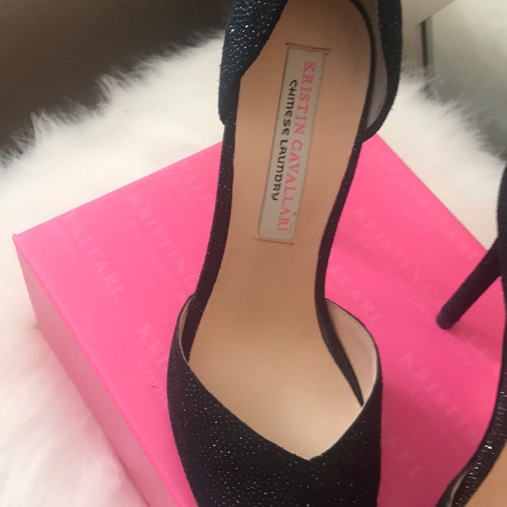 Black heels - Picture 3 of 3